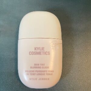 Kylie Cosmetics Skin Tint Blurring Elixir - 10W